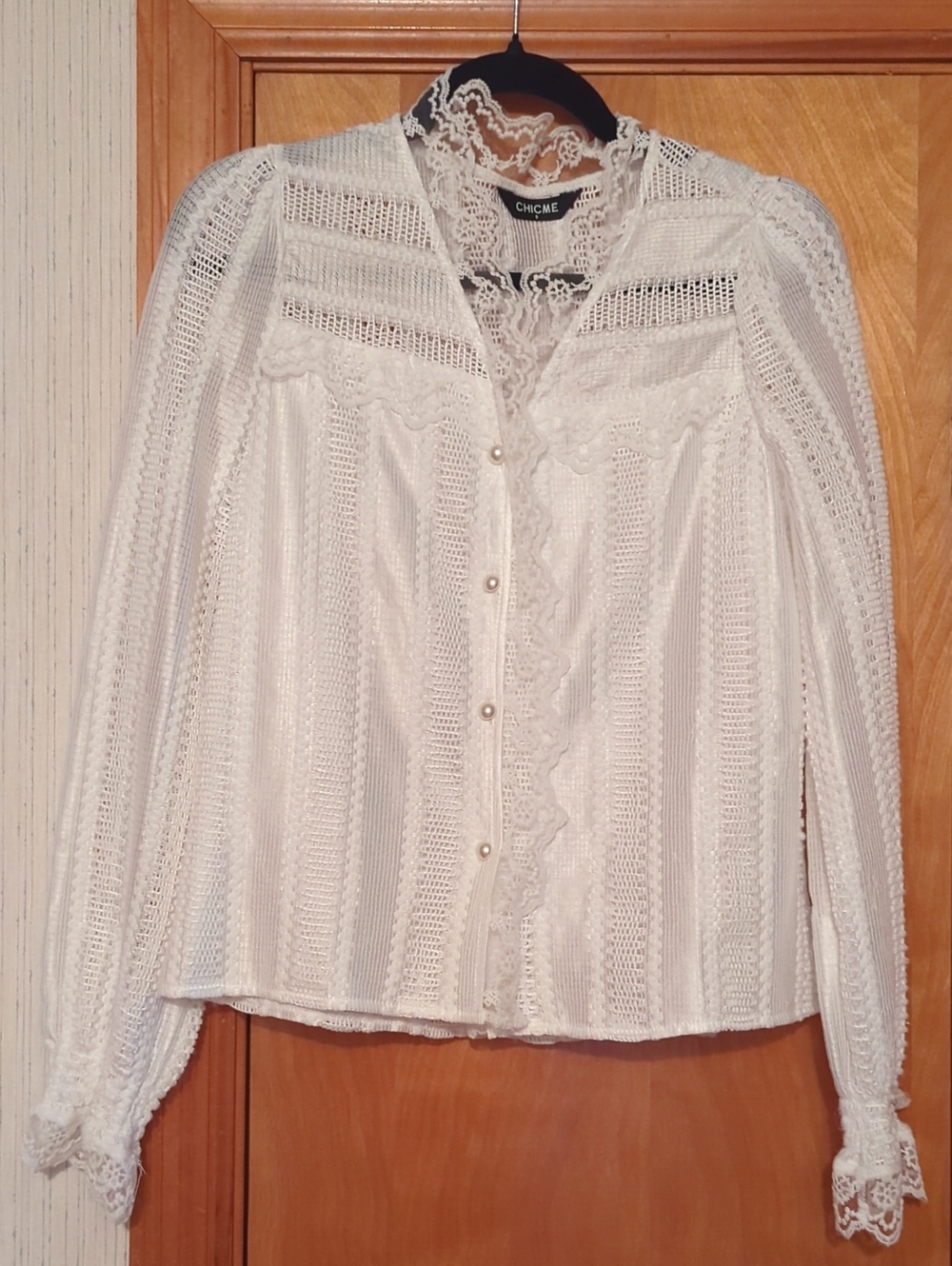 chicme White Lace Crochet Button-Up Blouse Small